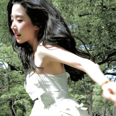 泳池怪诞